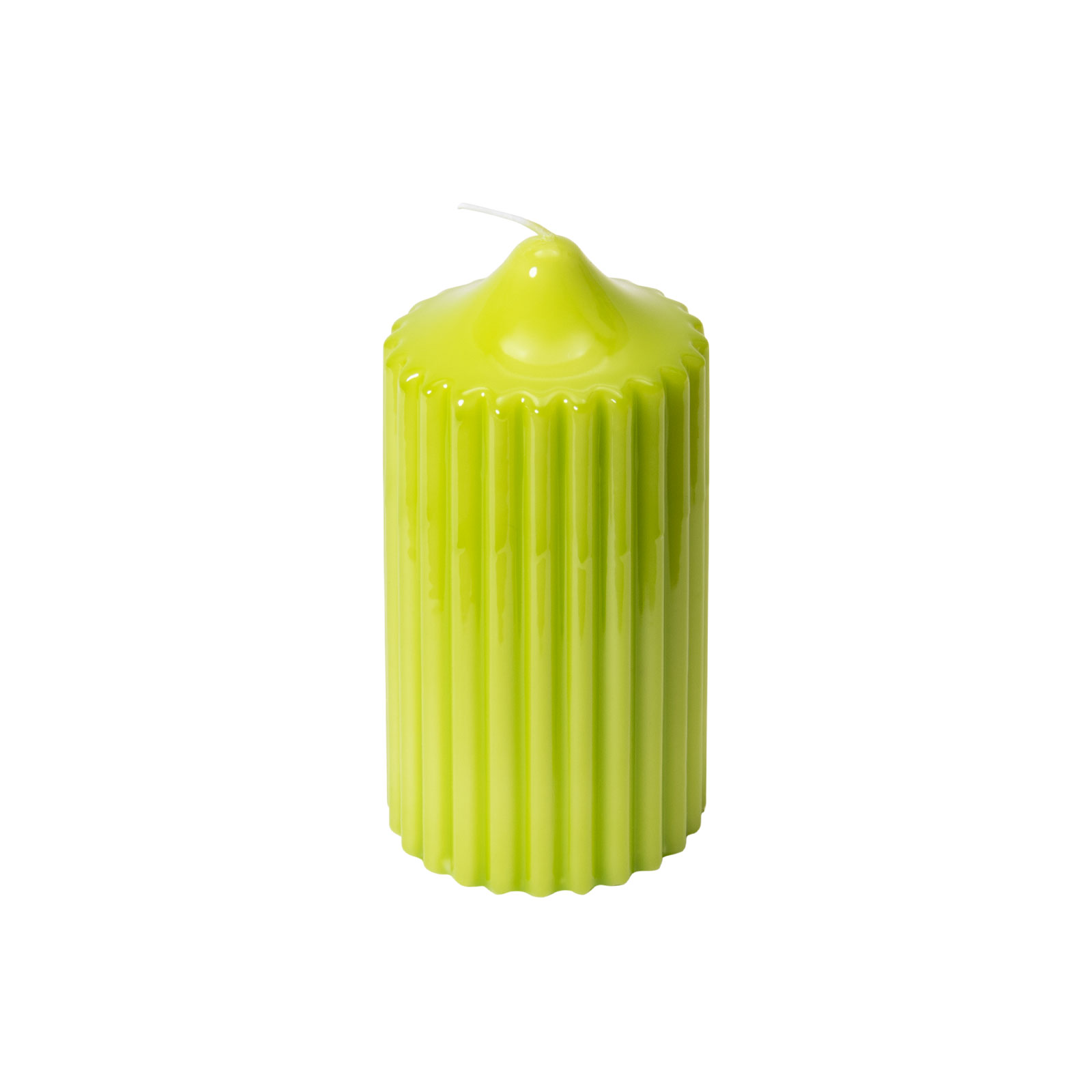 Die gelackte Rillenkerze limette von Engels Kerzen ist gerillt und von einem gelbgrünen Glanzlack überzogen.