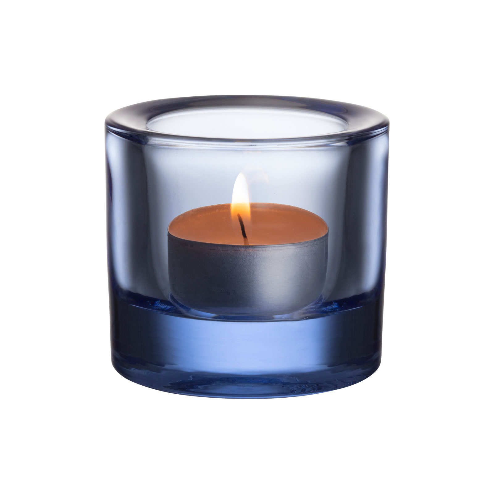 Das Kivi Teelicht in aqua von iittala hat eine minimalistische zylindrische Form und besteht aus klarem, mittelblauem Glas.