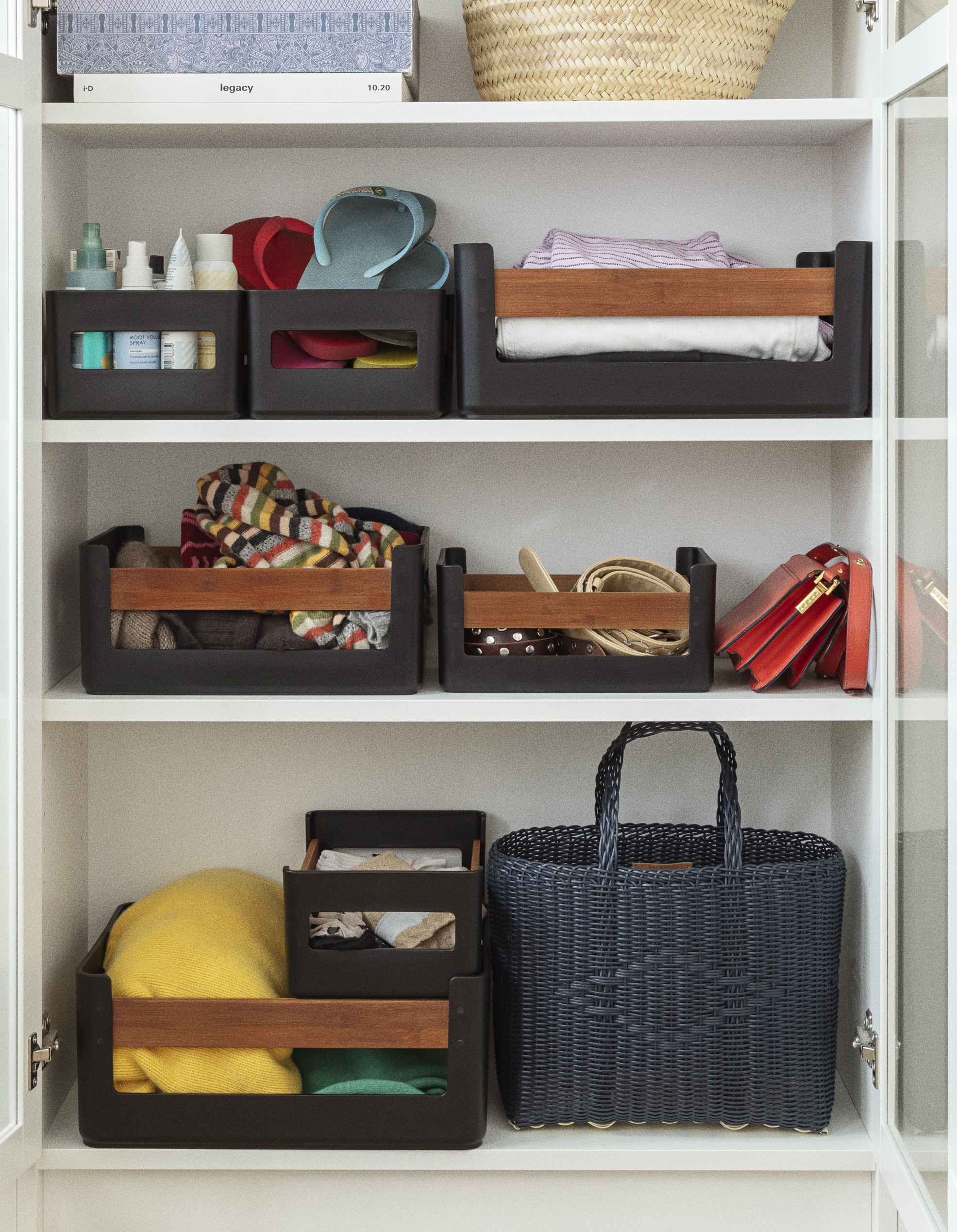 Auch im Bad- oder Flurschrank sorgen die Boxen für Ordnung.