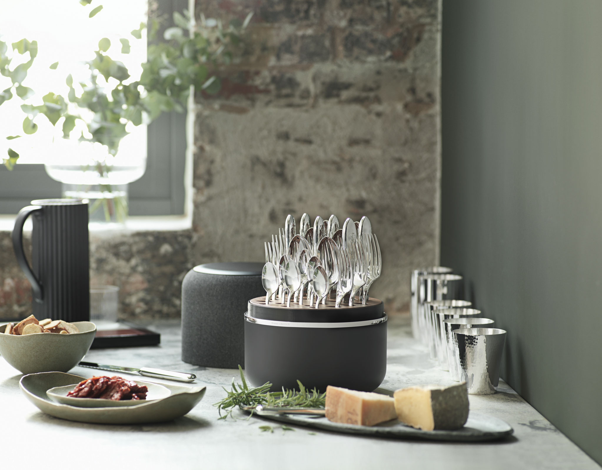 Robbe & Berking Martelé THE BOX Frozen Black Edition 24tlg.