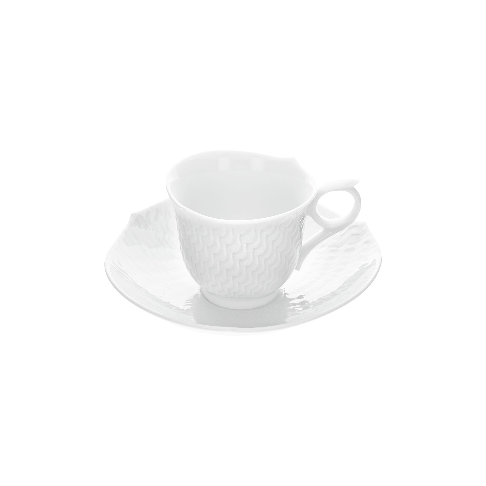 Die Wellenspiel Relief Espressotasse mit Untertasse von Meissen ist von außen strukturiert und hat einen wellenartig geschwungenen oberen Rand.