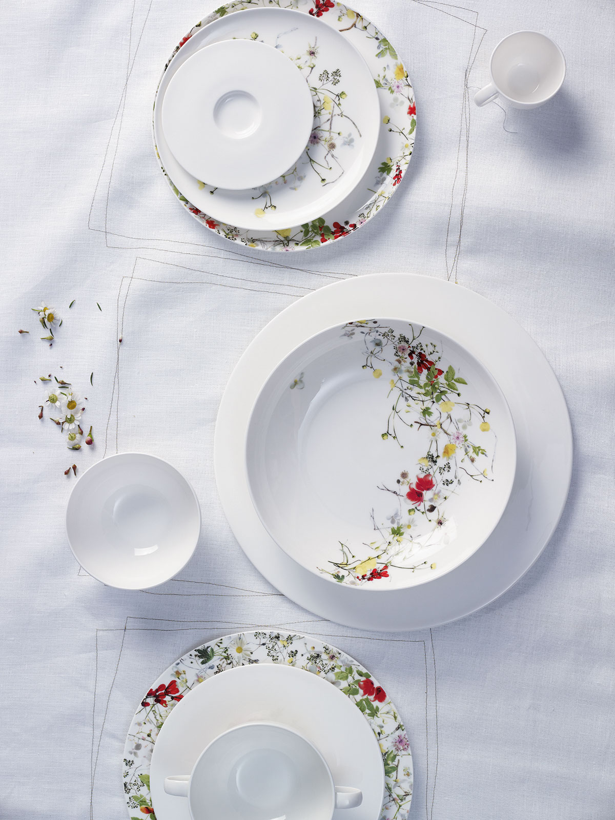 Die Geschirrserie Brillance Fleurs Sauvages