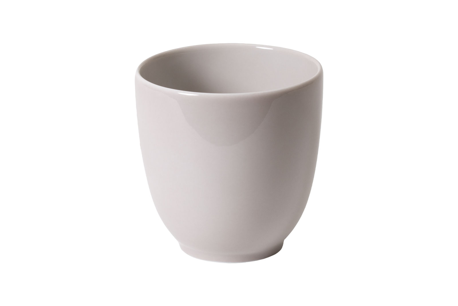 Der Dibbern One Color Becher in der Farbe Pearl und mit 0,32 Litern Volumen vor weißem Hintergrund.