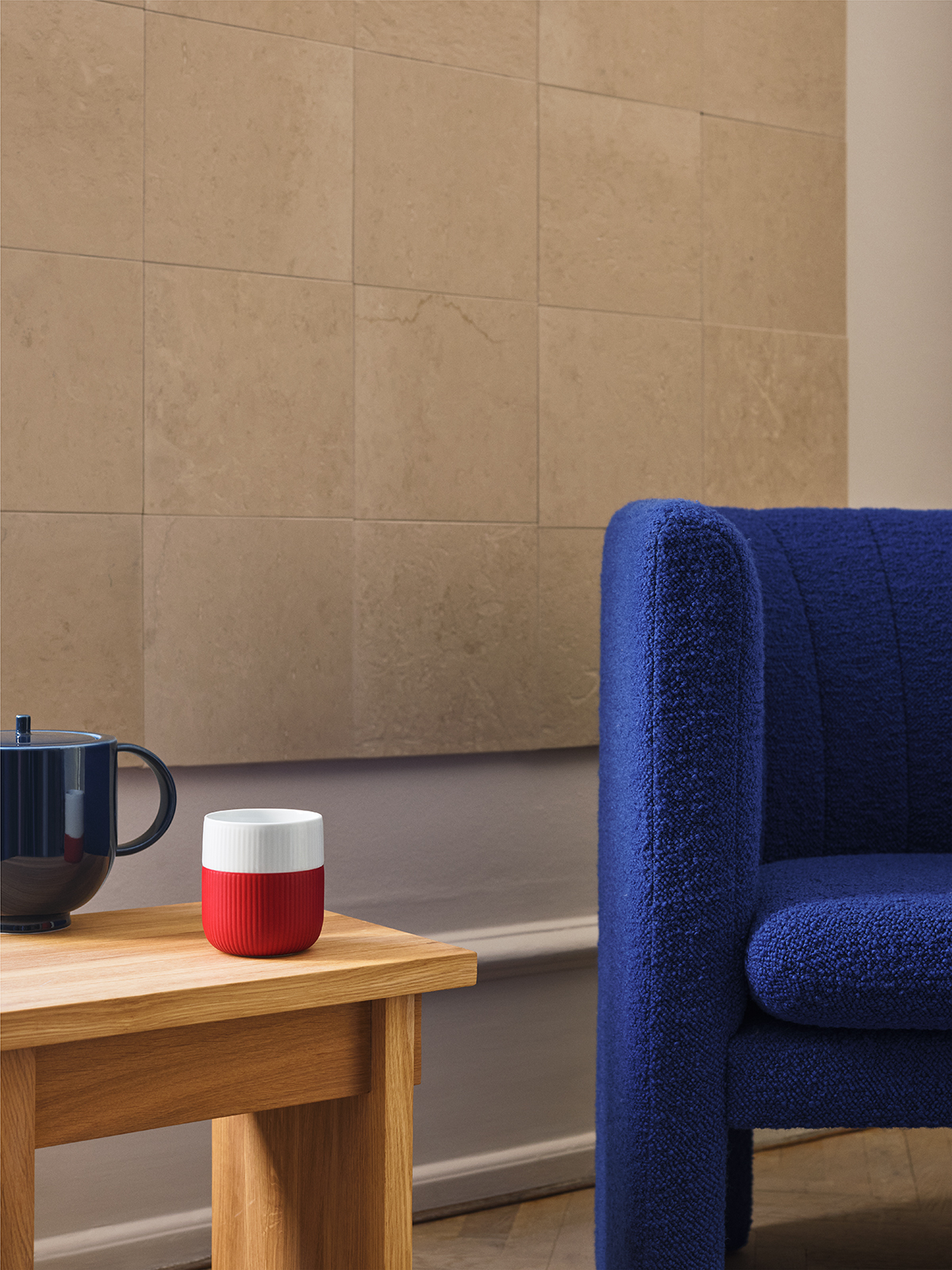 Royal Copenhagen Gerippt Contrast Becher Crimson