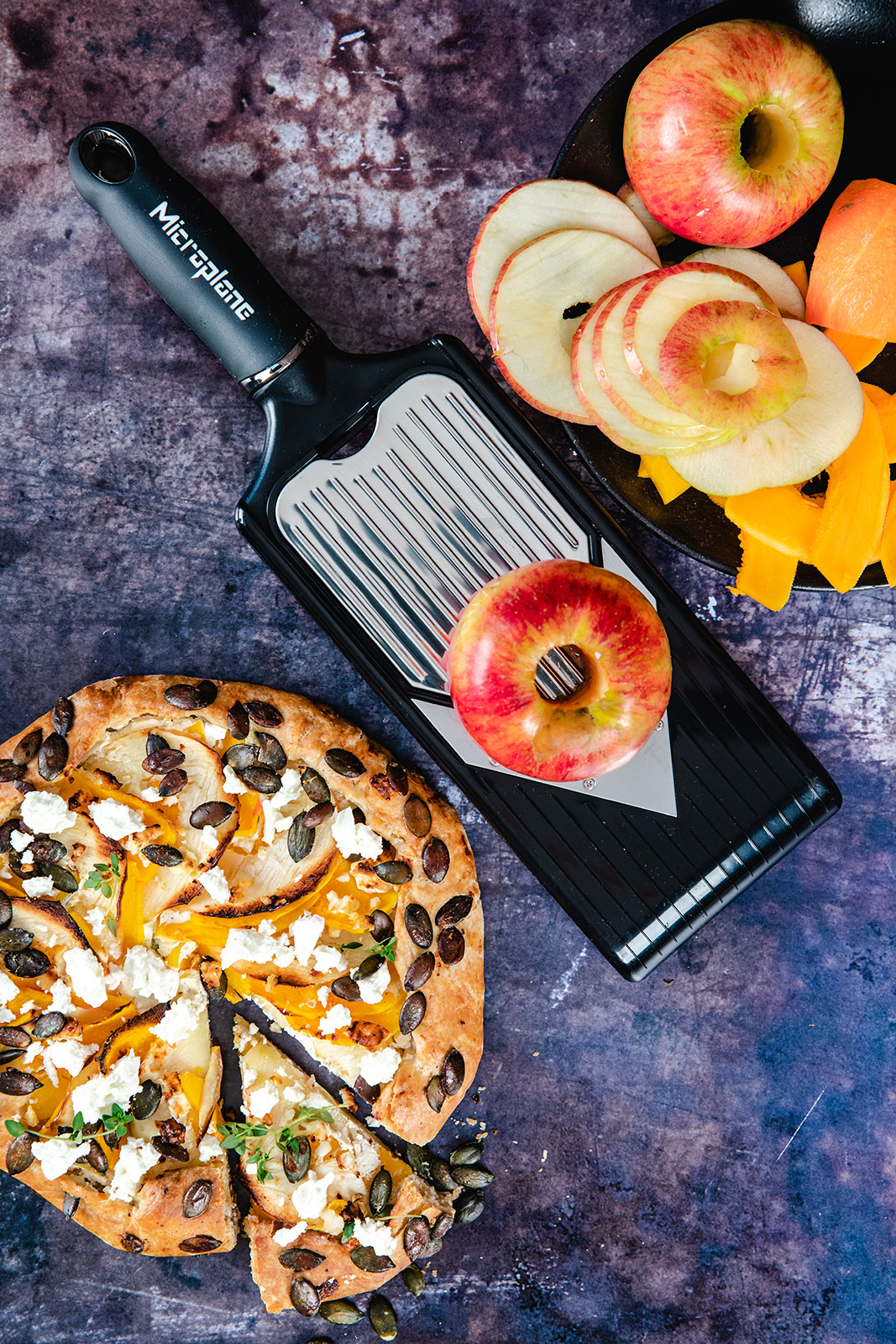 Microplane Specialty V-Hobel Slicer mit Julienne