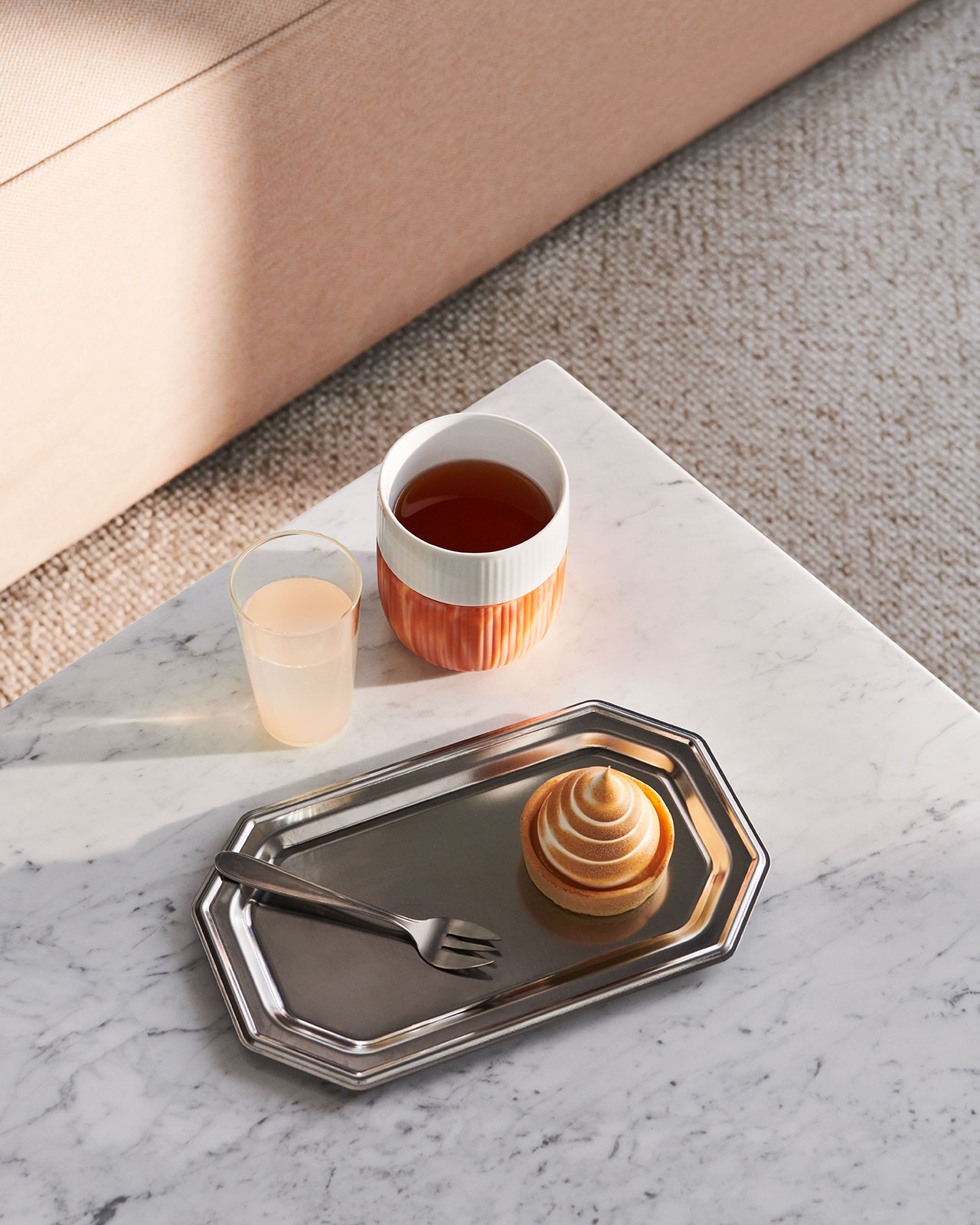 Royal Copenhagen Gerippt Contrast Becher Marble Warm Ochre