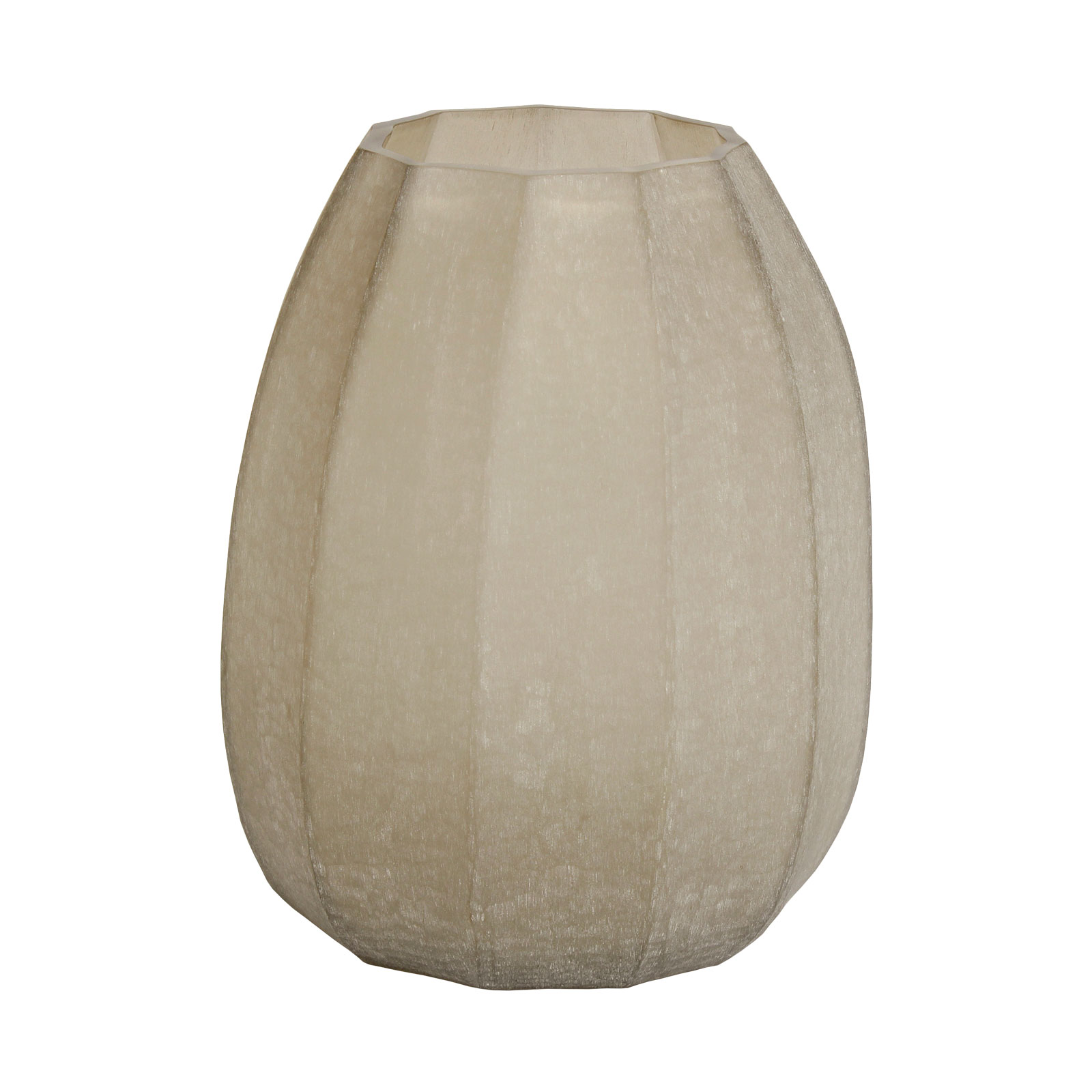 Die Koonam Vase M smokegrey von Guaxs ist mehreckig und trotzdem bauchig. Sie besteht aus rauchgrauem Glas.