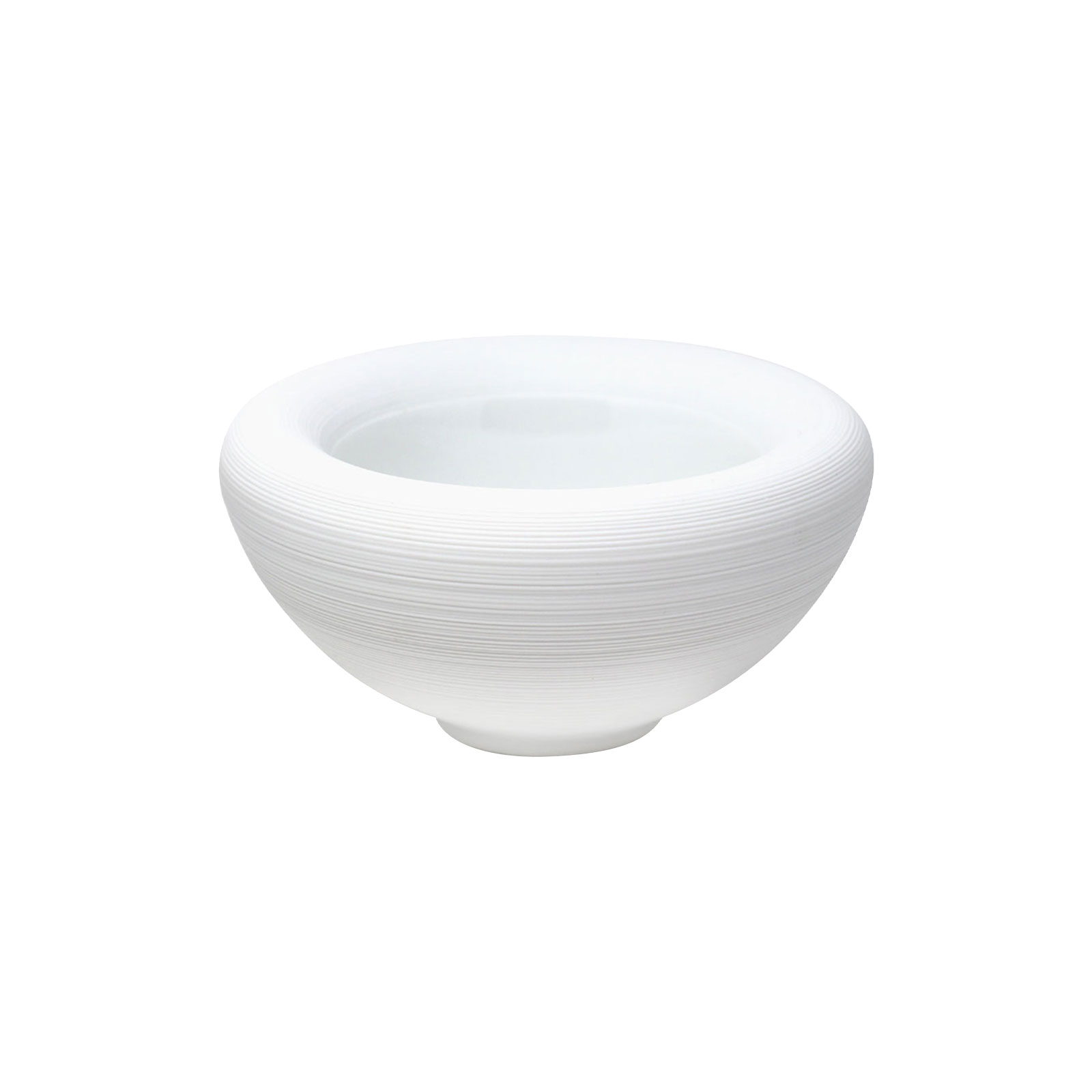 Die Hémisphère Satin White Bubble Bowl von Coquet ist eine doppelwandige Schüssel mit dickem Rand. Sie besteht aus weißem Porzellan und hat ein mattes Rillen-Finish.