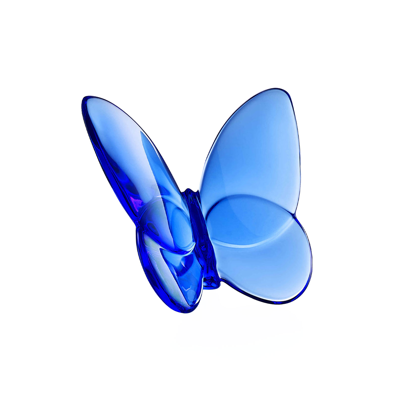 Ein kleiner Schmetterling aus klarem royalblauem Glas. Er sitzt aufrecht mit ausgebreiteten Flügeln.