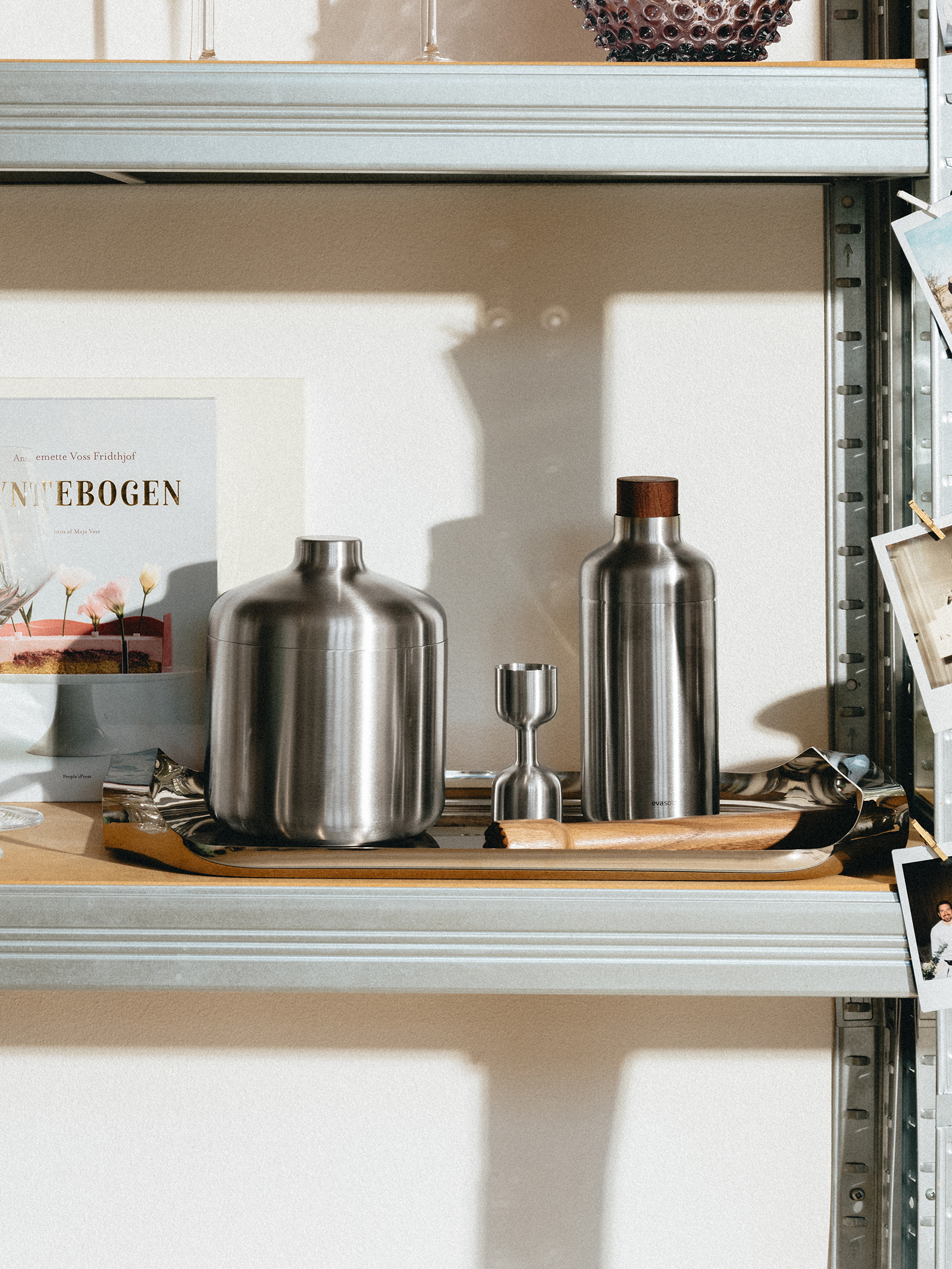 Neben dem Eiseimer gibt es noch weiteres Cocktailzubehör der Eva Trio Liquid Lounge Serie.